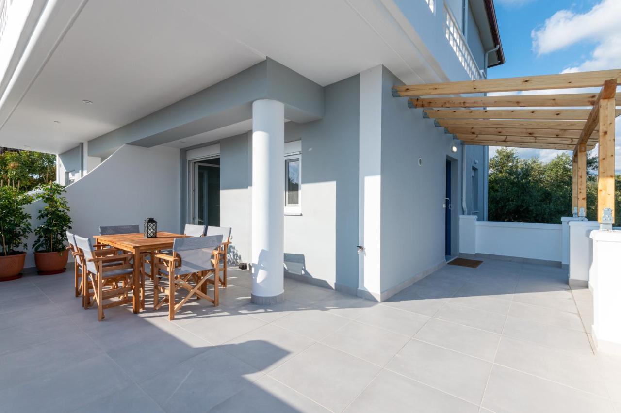 Rizes Seaside Homes Vromonerion Ngoại thất bức ảnh